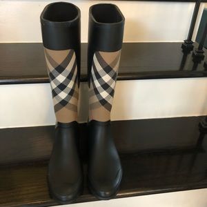 SOLD❗️BURBERRY  Clemence Rain Boot